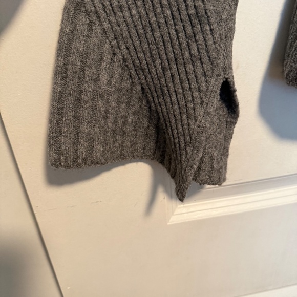 Antonio Melani Gray Peplum Wool Alpaca Blend Sweater Bell Sleeves Size Medium - Picture 6 of 10